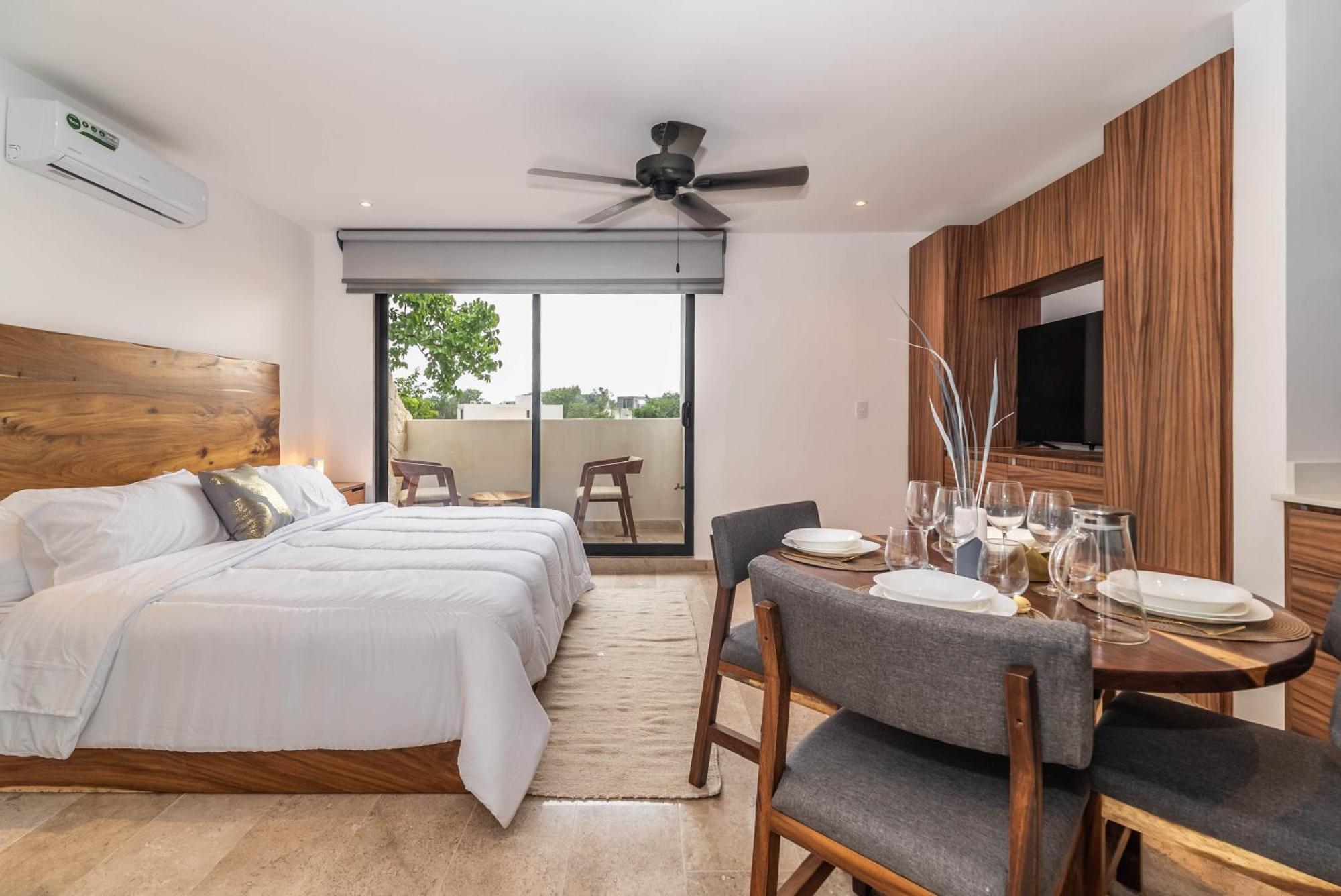 Holiday home King With Balcony, Gym, Rooftop Pool *