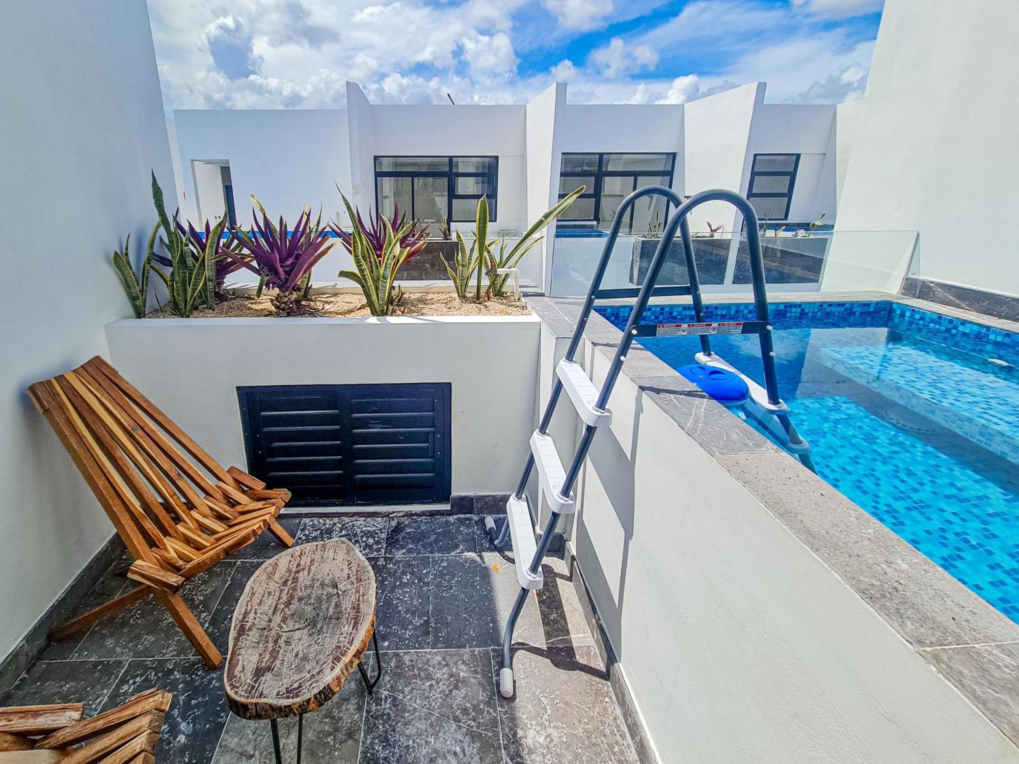 Level With Minifridge Microwave And Splash Pool Apartment *