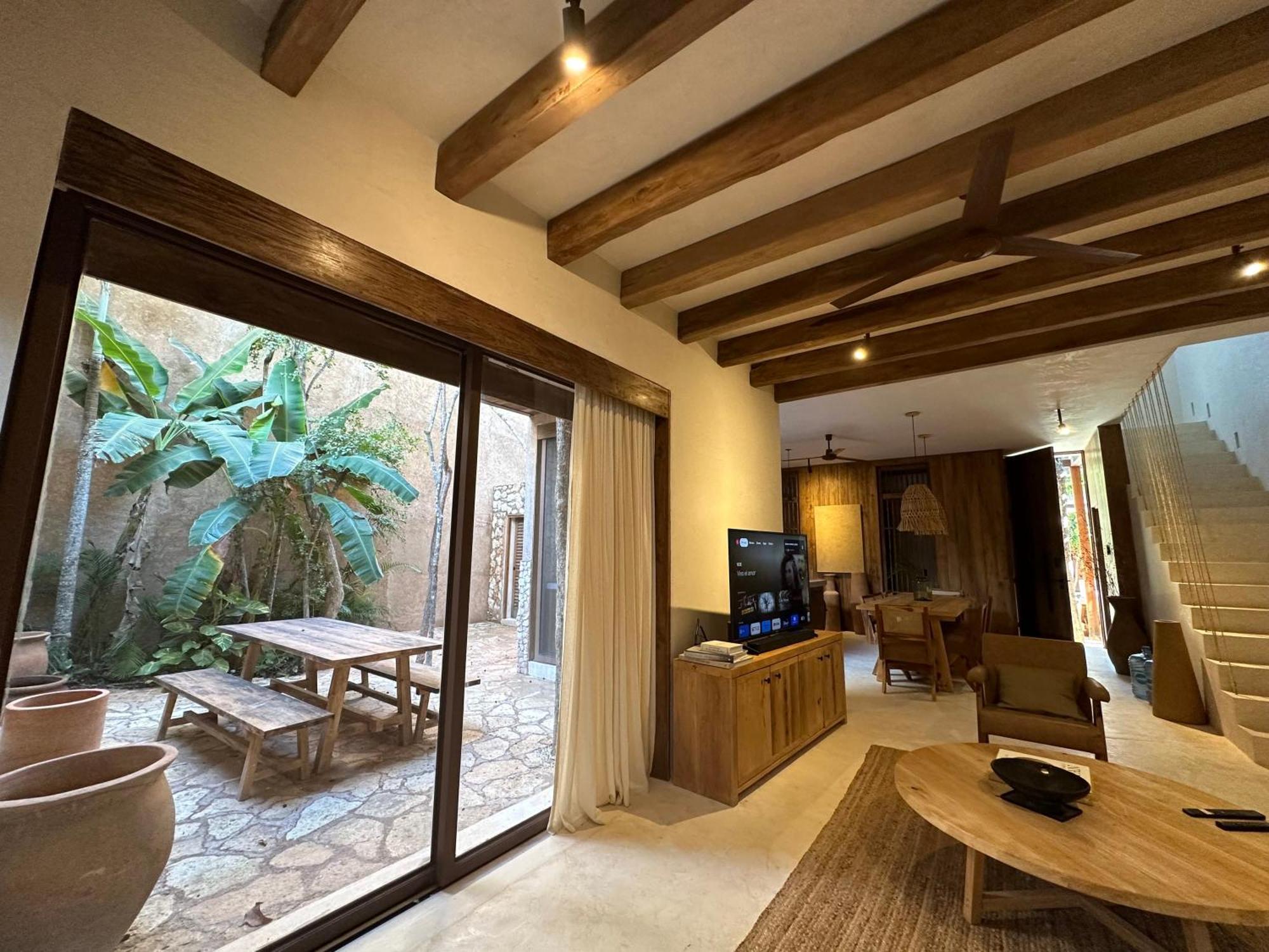 Woody, Boho 3br, Gated Community, Rooftop * Tulum