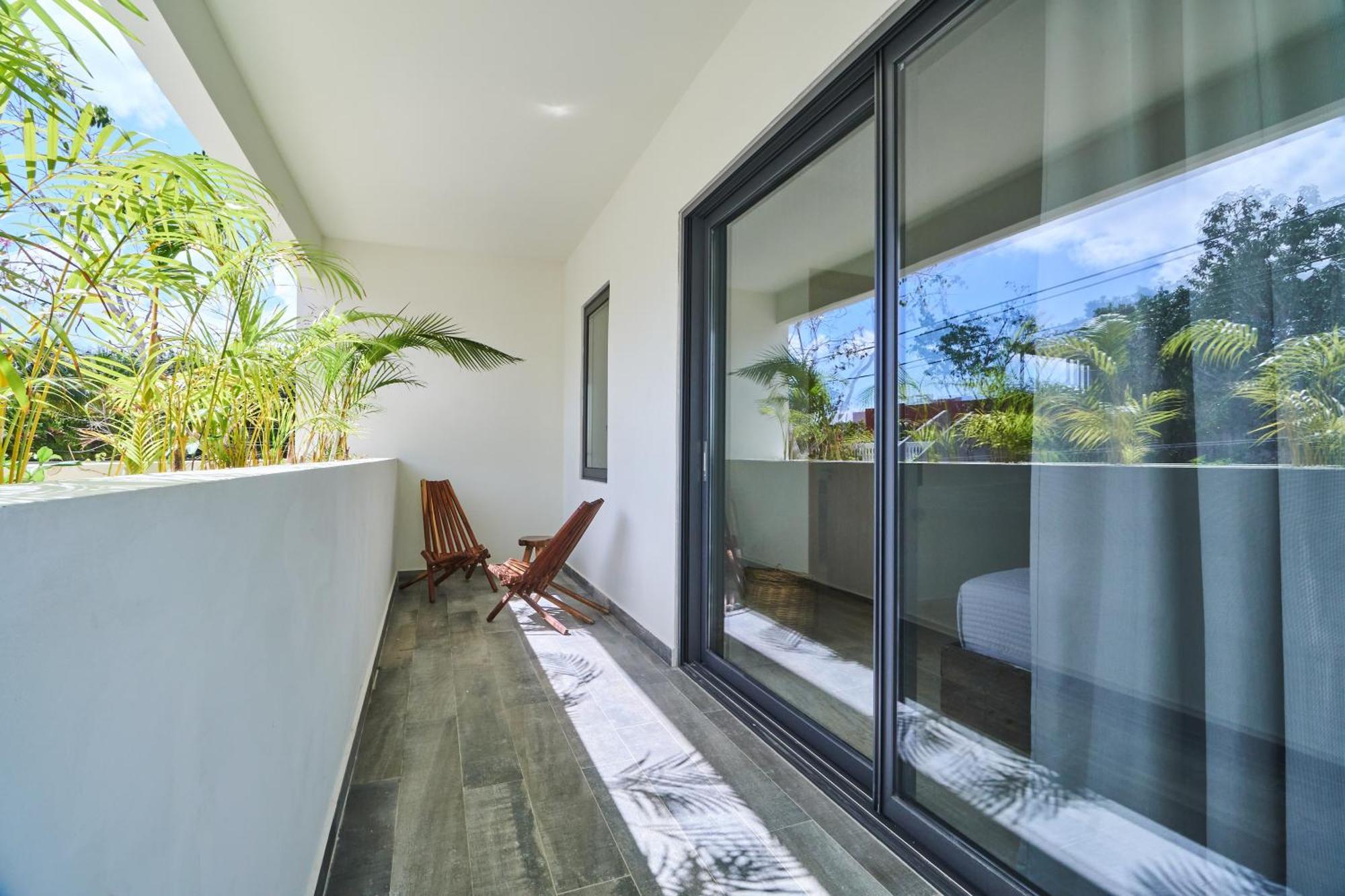 Luxury With Private Pools, Terrace & Rooftop Terrace Villa