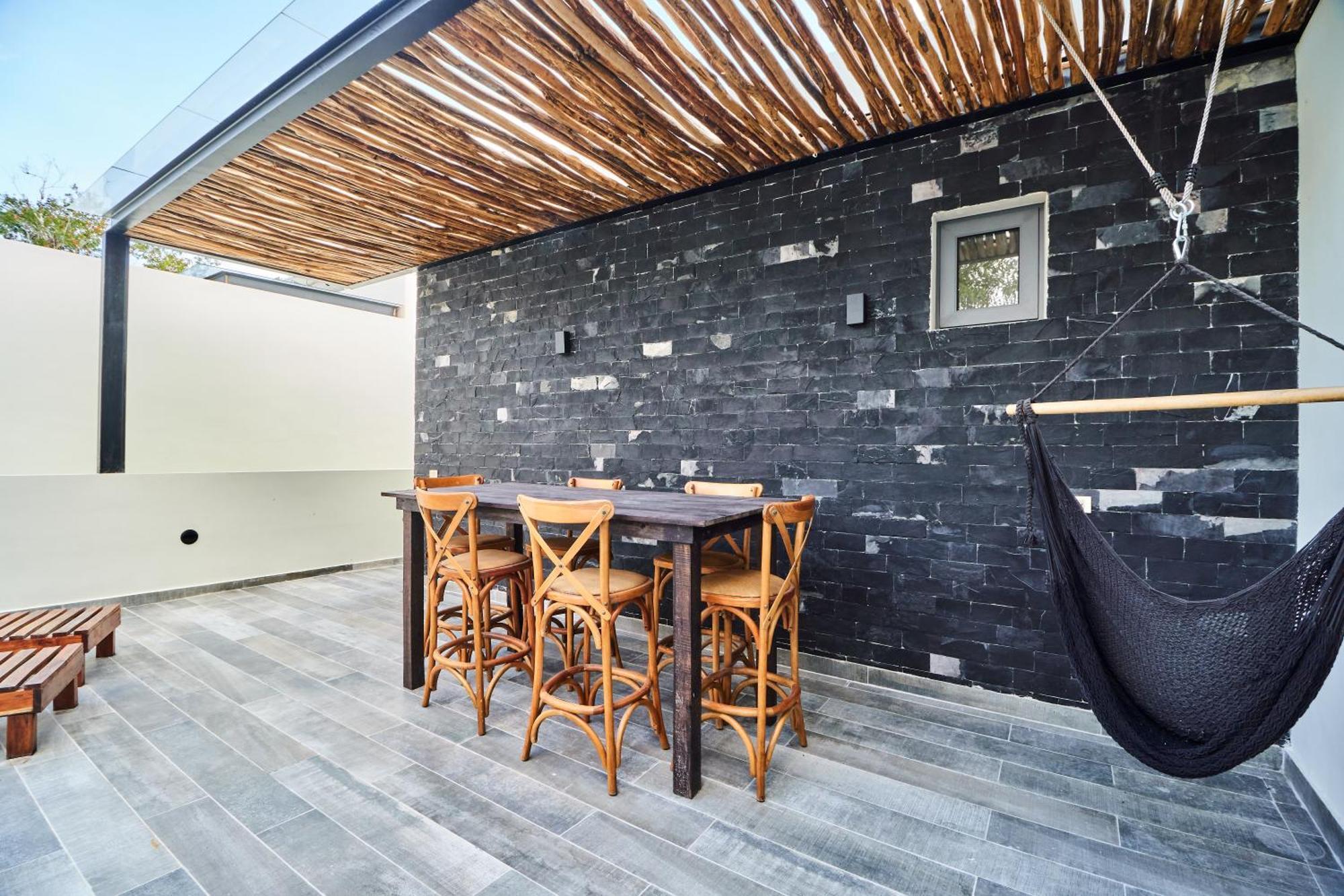 Villa Luxury With Private Pools, Terrace & Rooftop Terrace