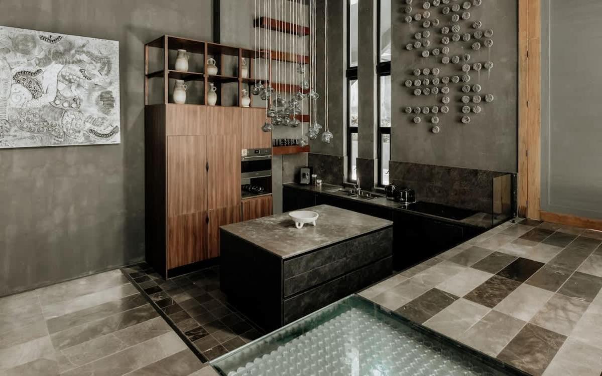 Barneys Ny Silver With Pool * Tulum