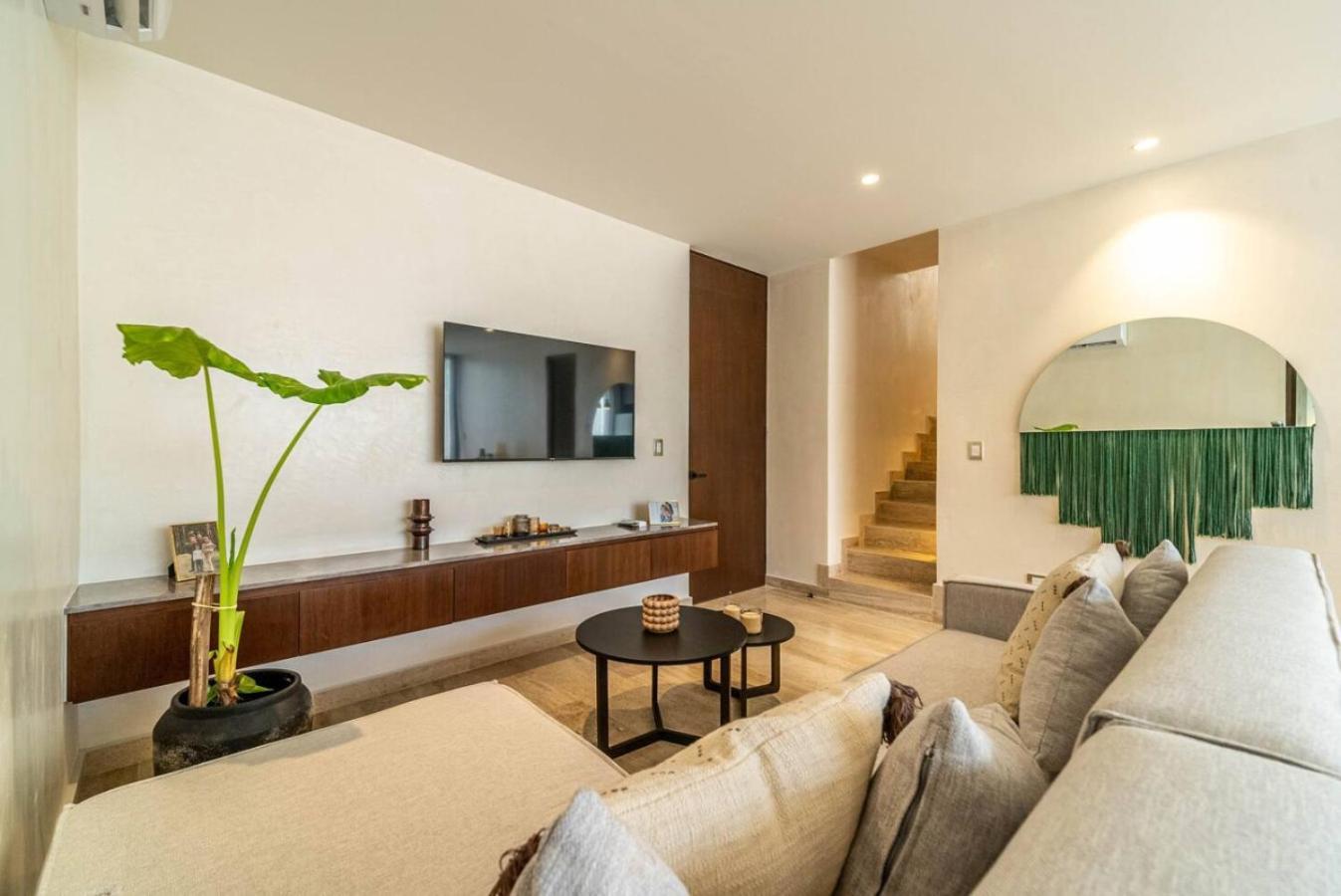 3br Penthouse With Private Plunge Pool *