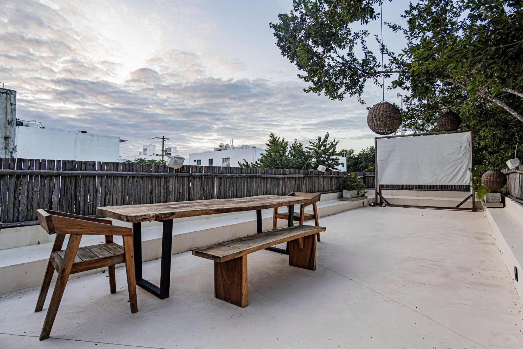 Downtown Delight -roof With Pool & Bbq & Jungle Gym Apartamento