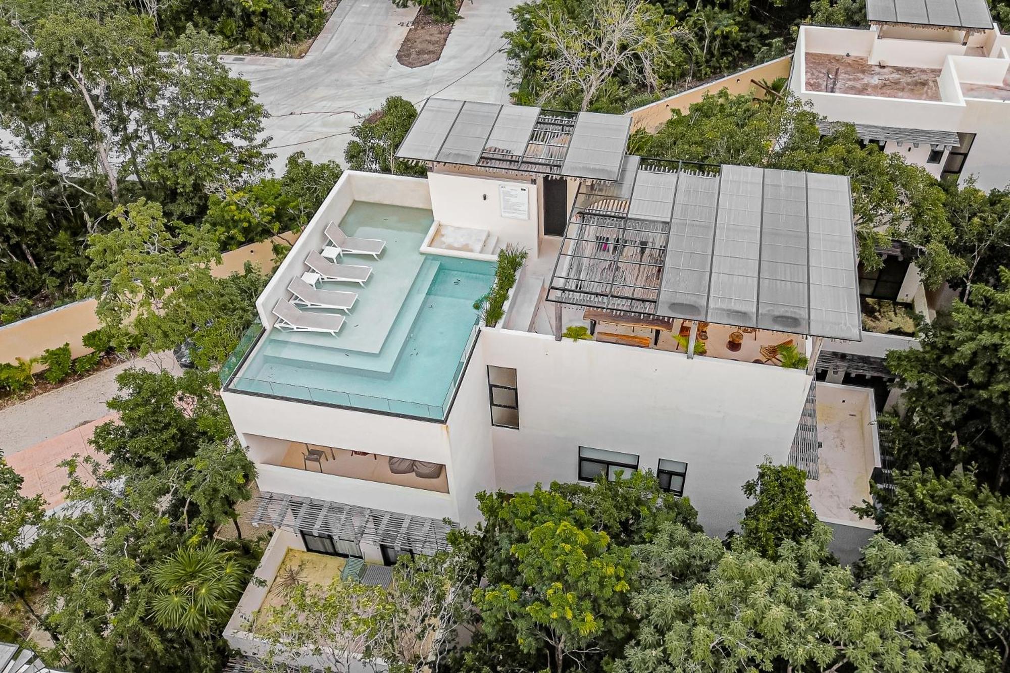 Downtown Delight -roof With Pool & Bbq & Jungle Gym