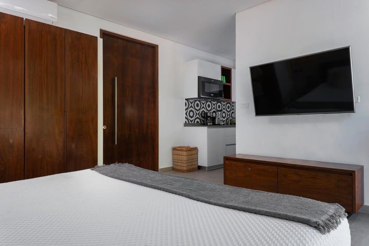 Panoramic 1-br Studio,garden, 360º Pool & Gym *