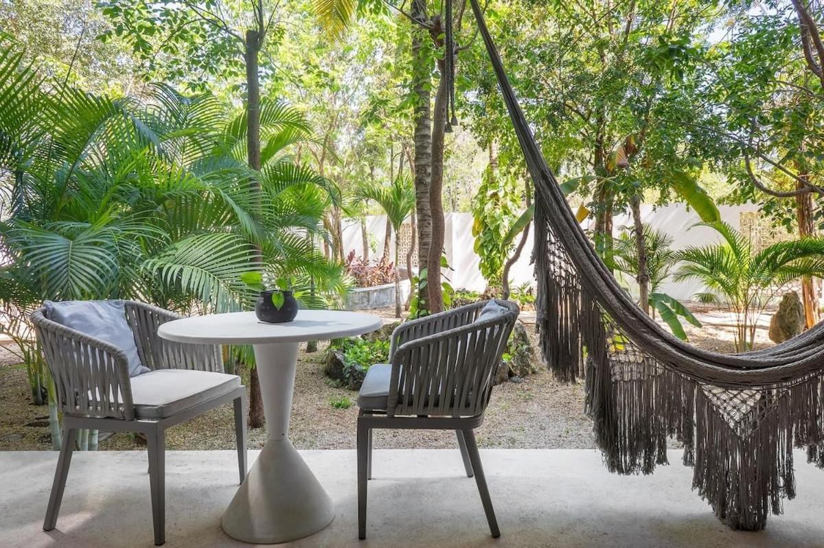 Panoramic 1-br Studio,garden, 360º Pool & Gym