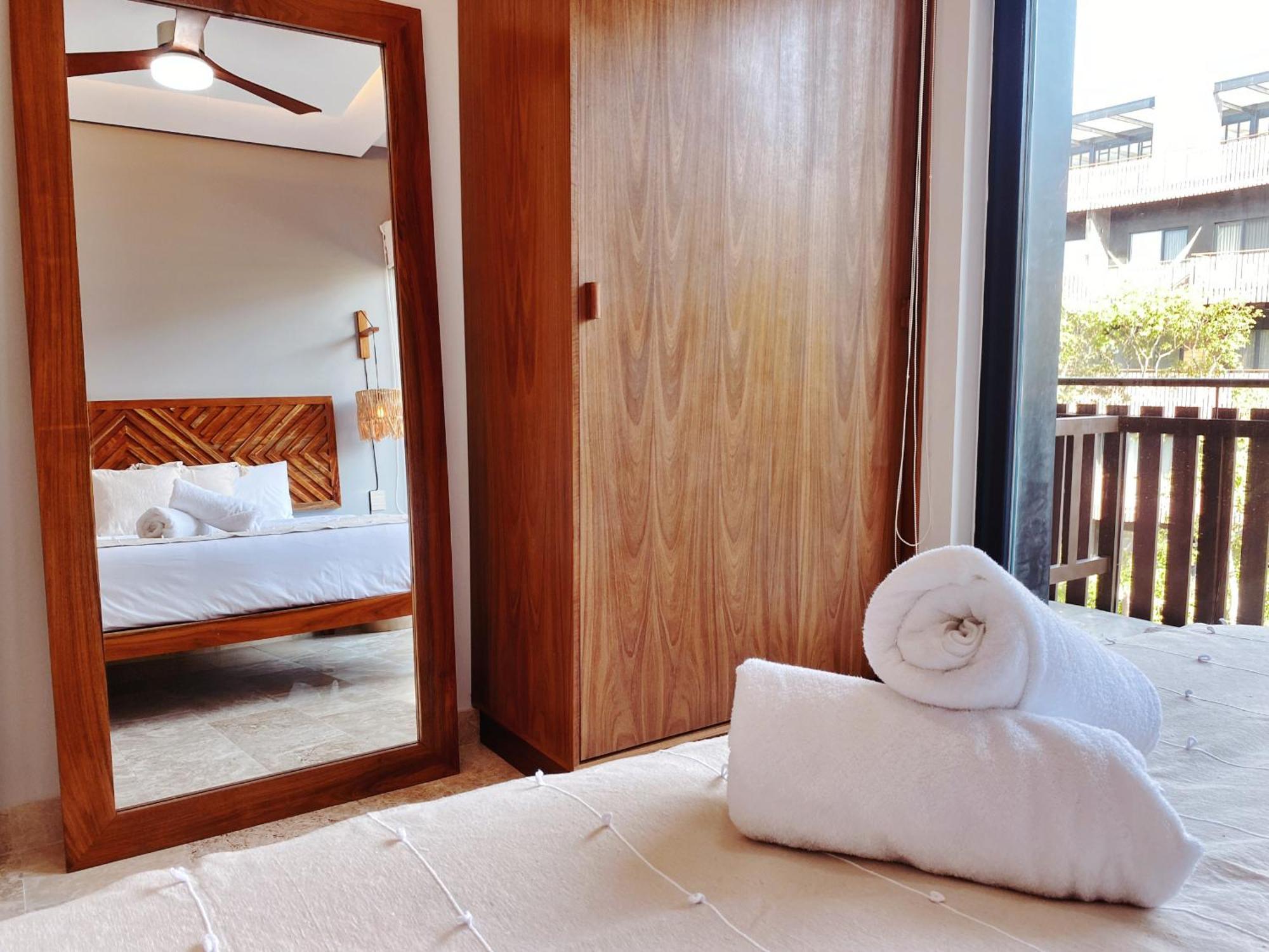 1 Bedroom 1 Mile From Apartment