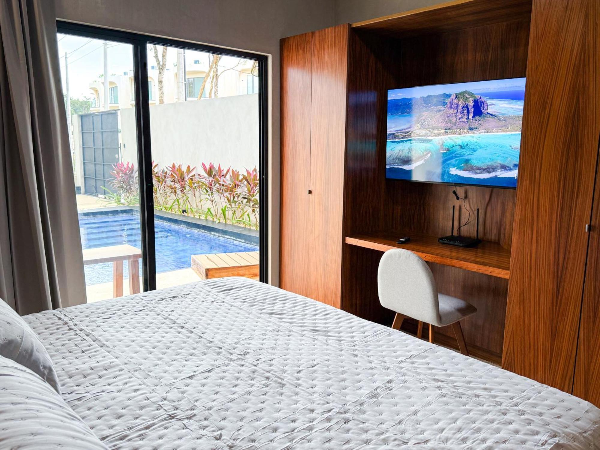 Apartment New Swim-up King Bed Wifi *
