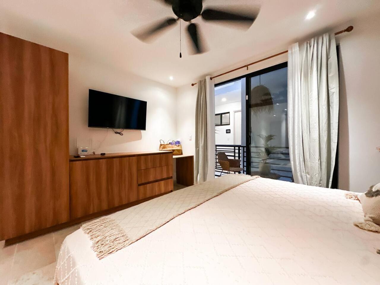 King With Rooftop Pool And Gym *