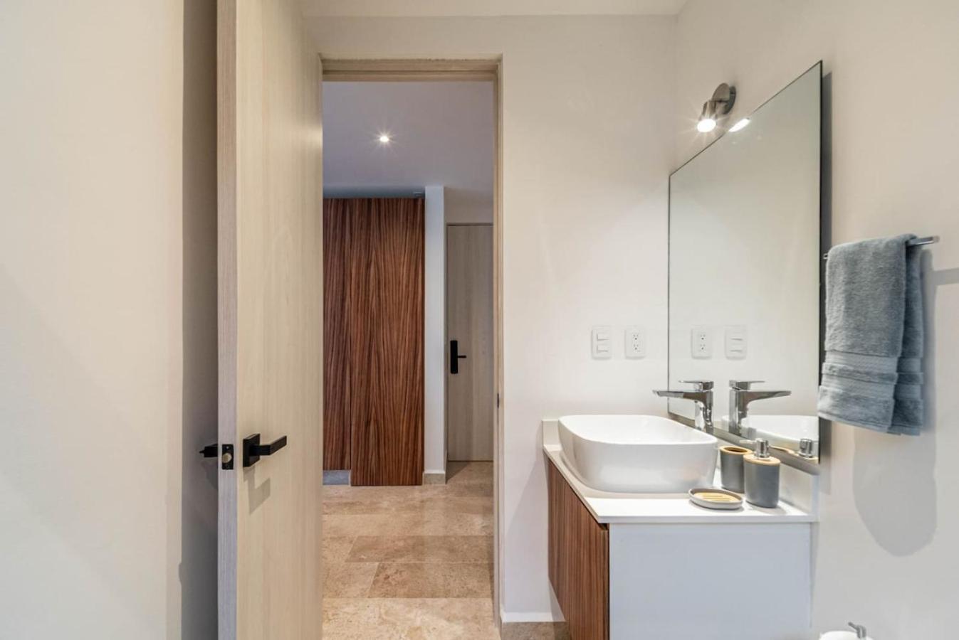 King With Private Balcony, Gym, Rooftop Pool * Tulum