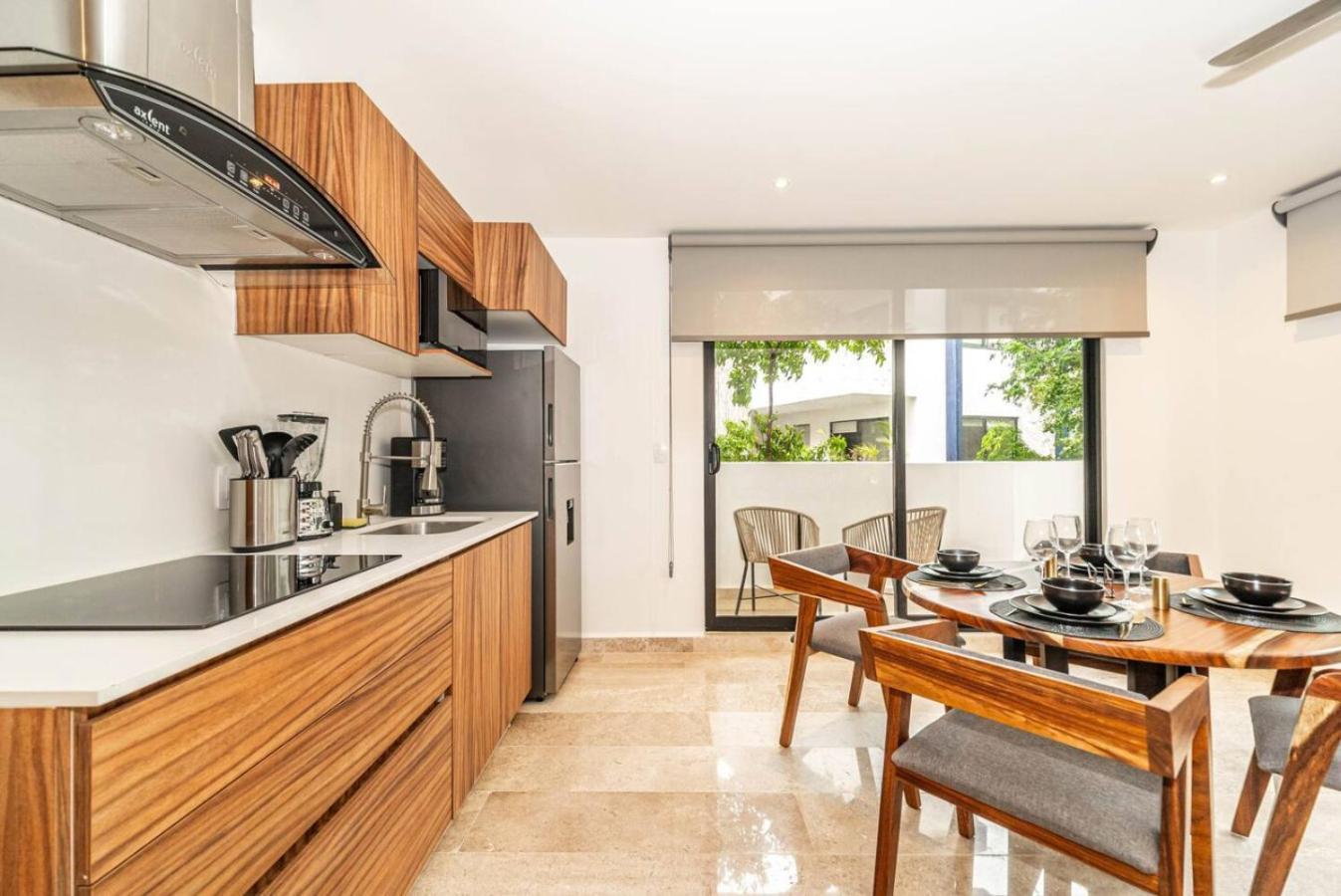 Holiday home King With Private Balcony, Gym, Rooftop Pool *