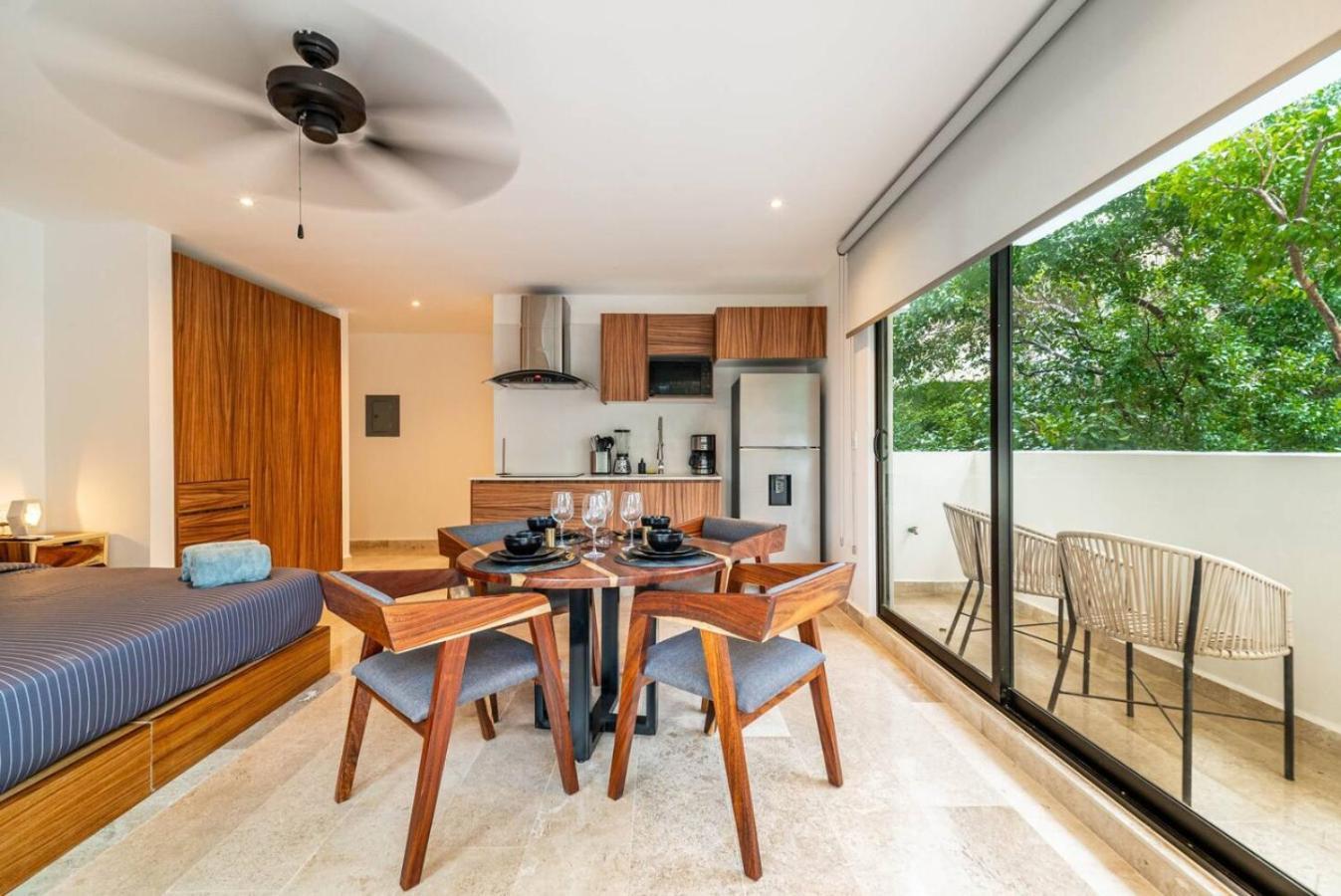 King With Private Balcony, Gym, Rooftop Pool