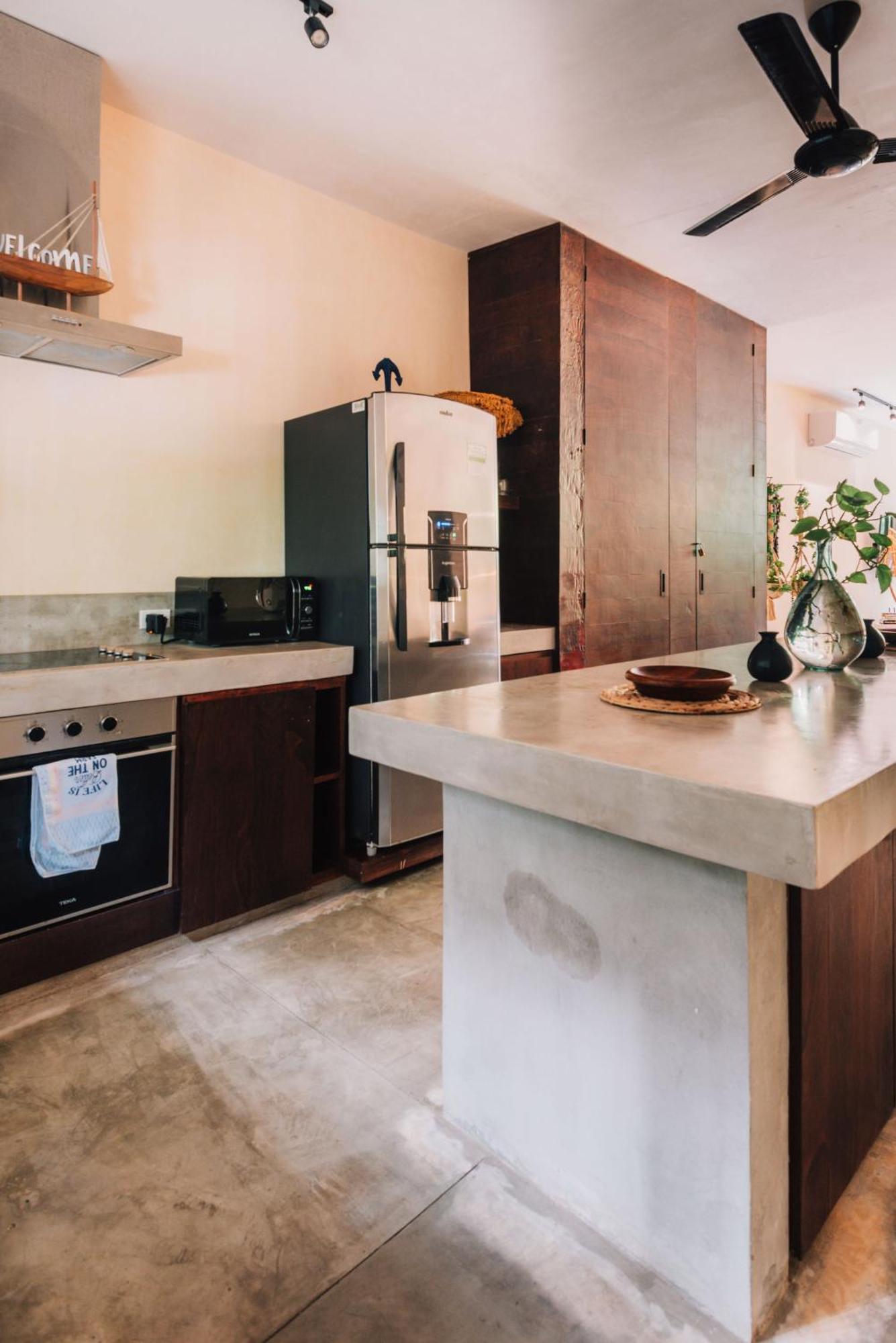 Aparthotel Spacious, Stylish, Comfortable, 2bd 2bth Condo,private Pool 24hr Concierge