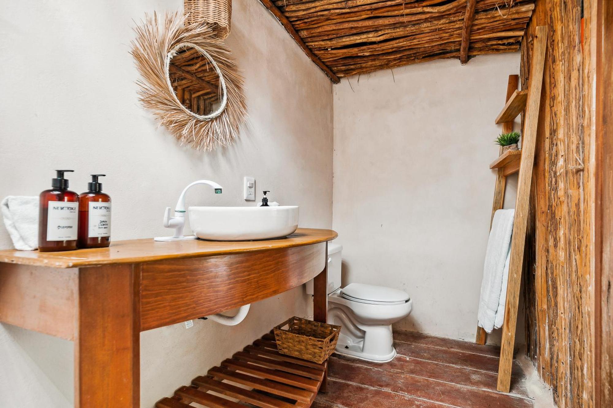 Hotel Xhule 4*