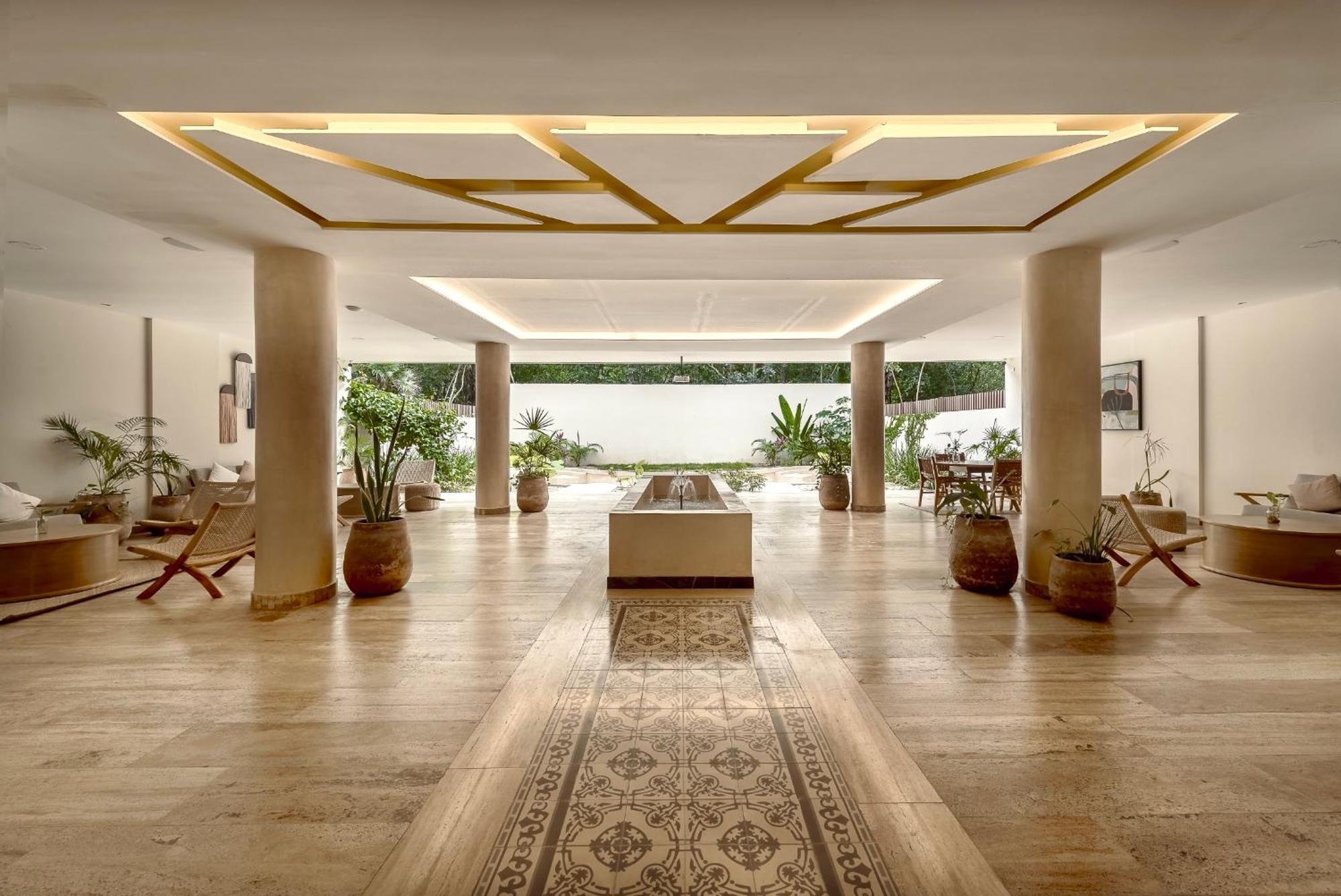 Private & Infinity Pool, King Bed, Sauna, Gym & Apartment
