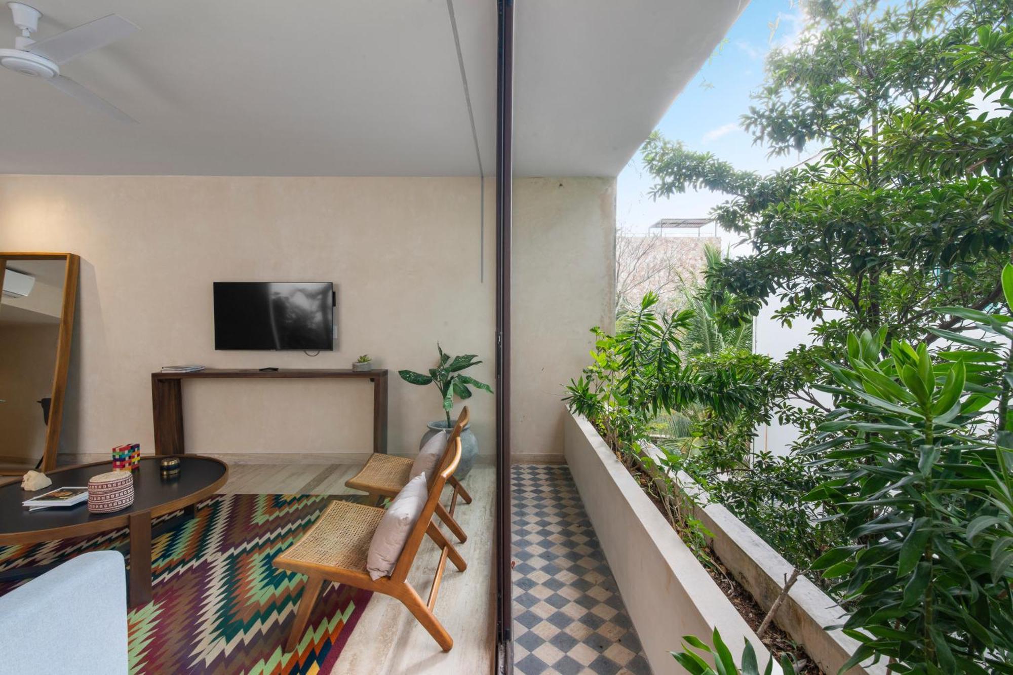 302 Modern & Luxury With Private Terrace Apartment