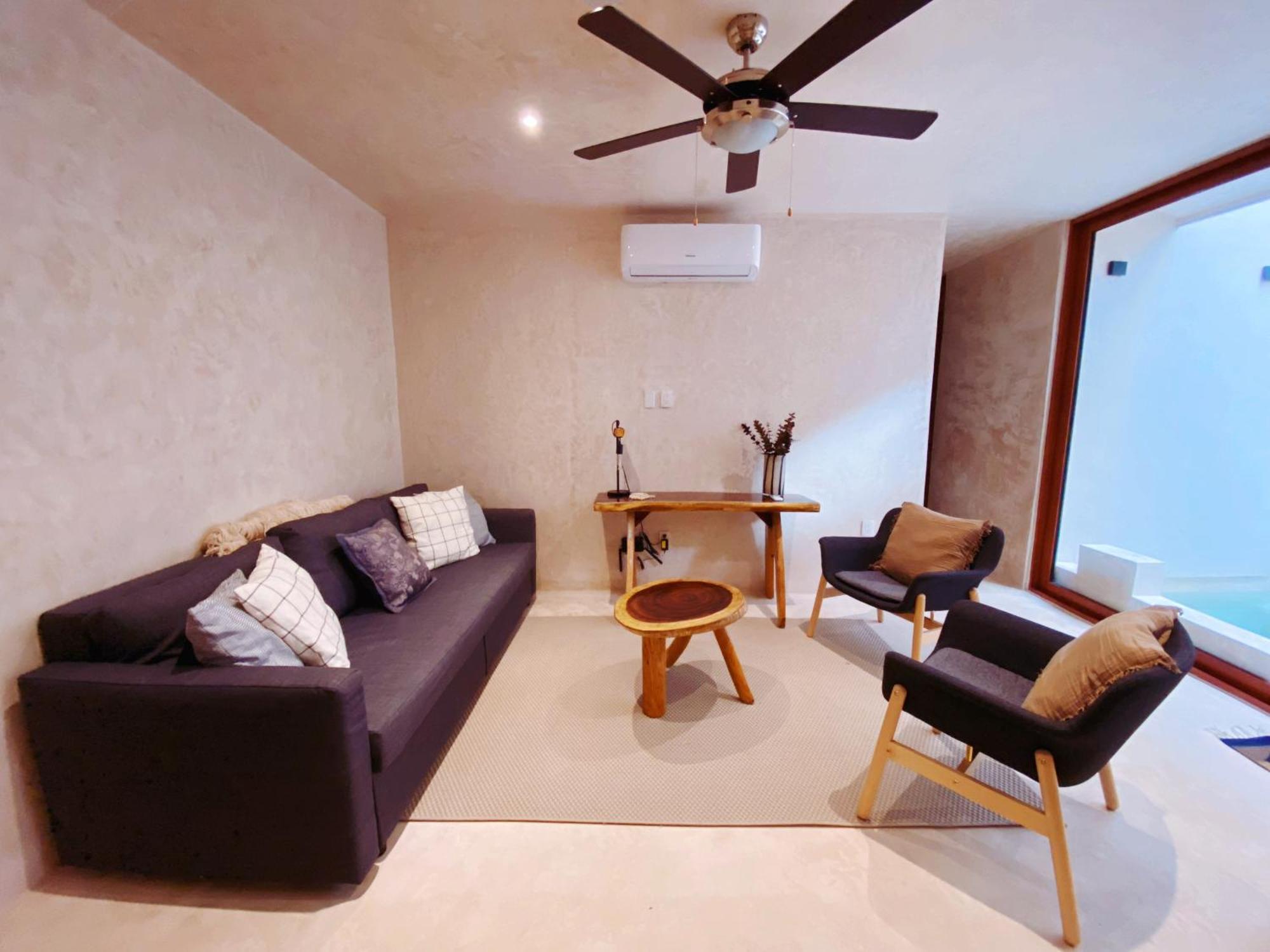 Makan Brand New 2-bedroom With Patio And Pool Apartment