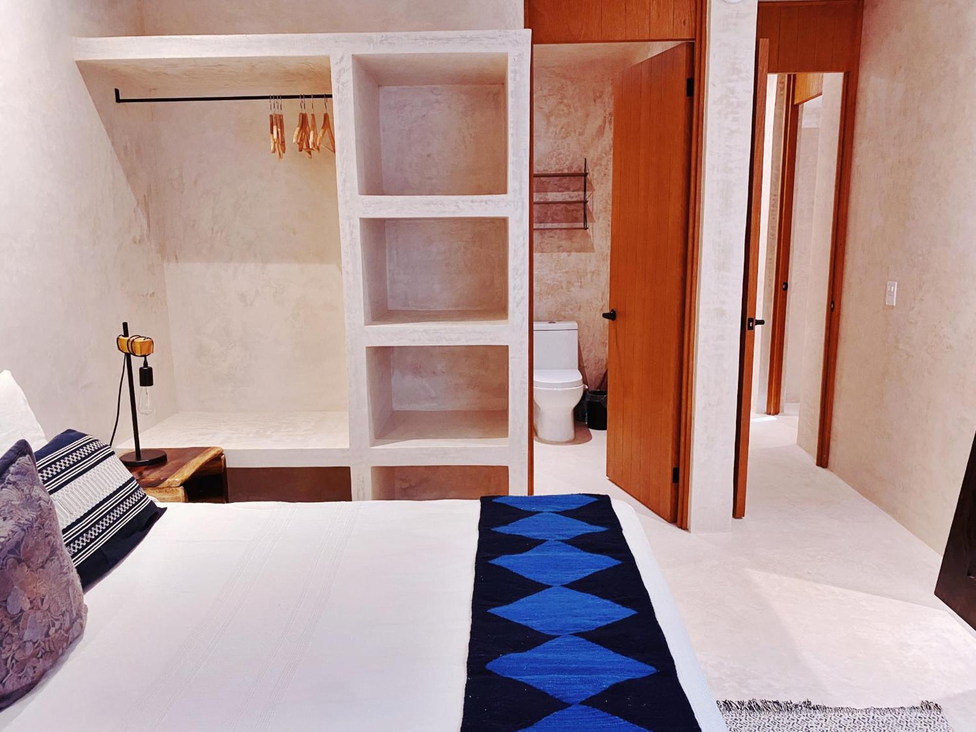 Makan Brand New 2-bedroom With Patio And Pool *