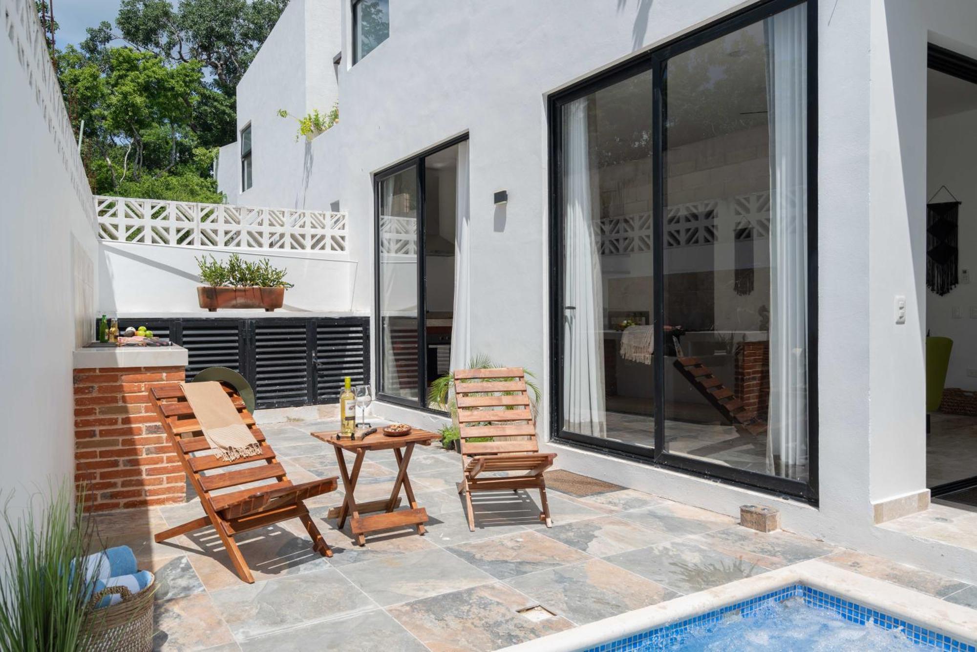 Apartment Casa Laura - - Private Townhome For 6 Guest - 3 Bedrooms - 5 Beds- Restaurant Walking Distance