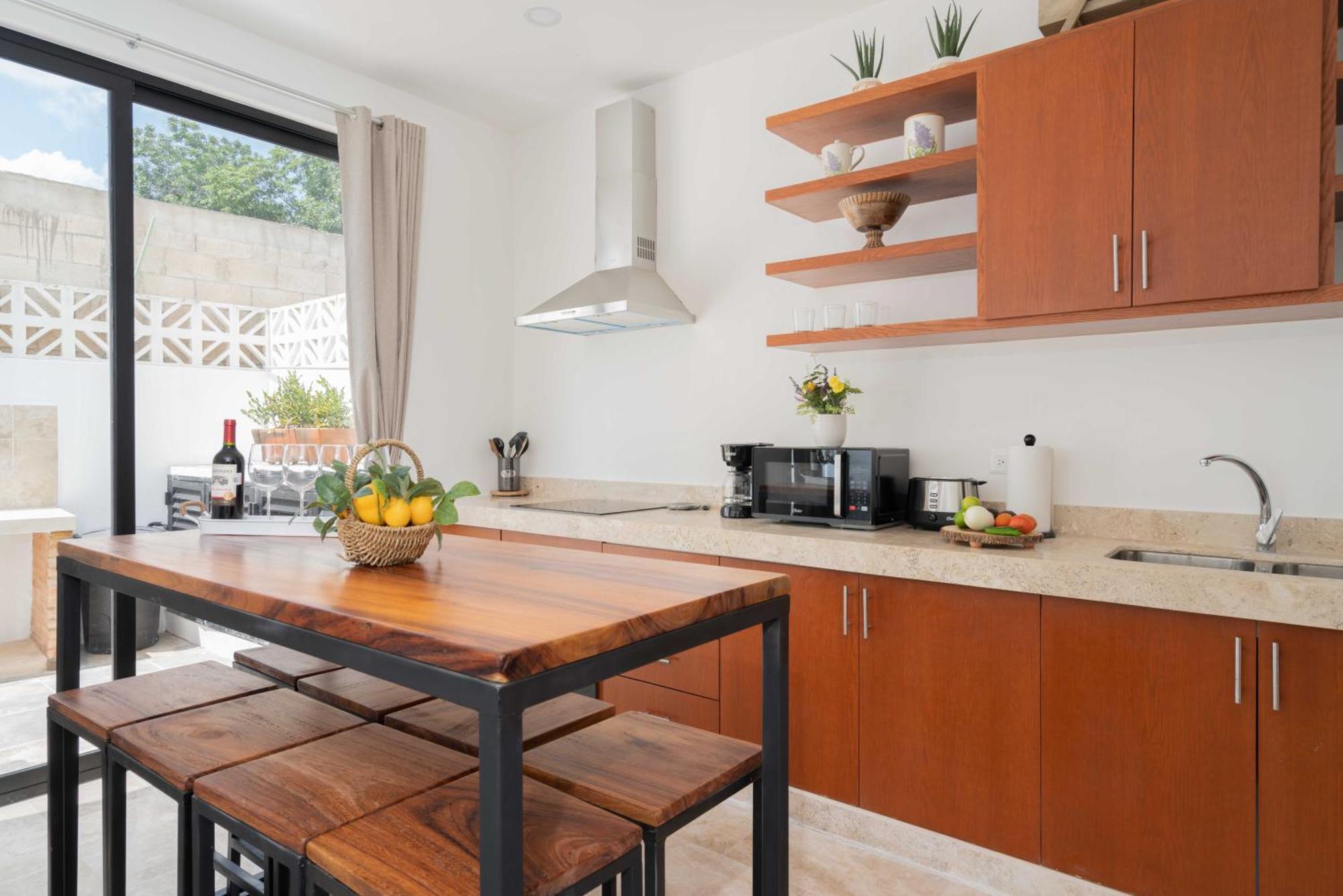 Casa Laura - - Private Townhome For 6 Guest - 3 Bedrooms - 5 Beds- Restaurant Walking Distance Apartment Tulum