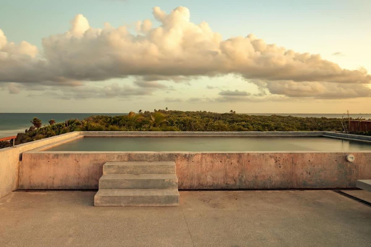 Design Awards With 4br And Sky Pool Holiday home