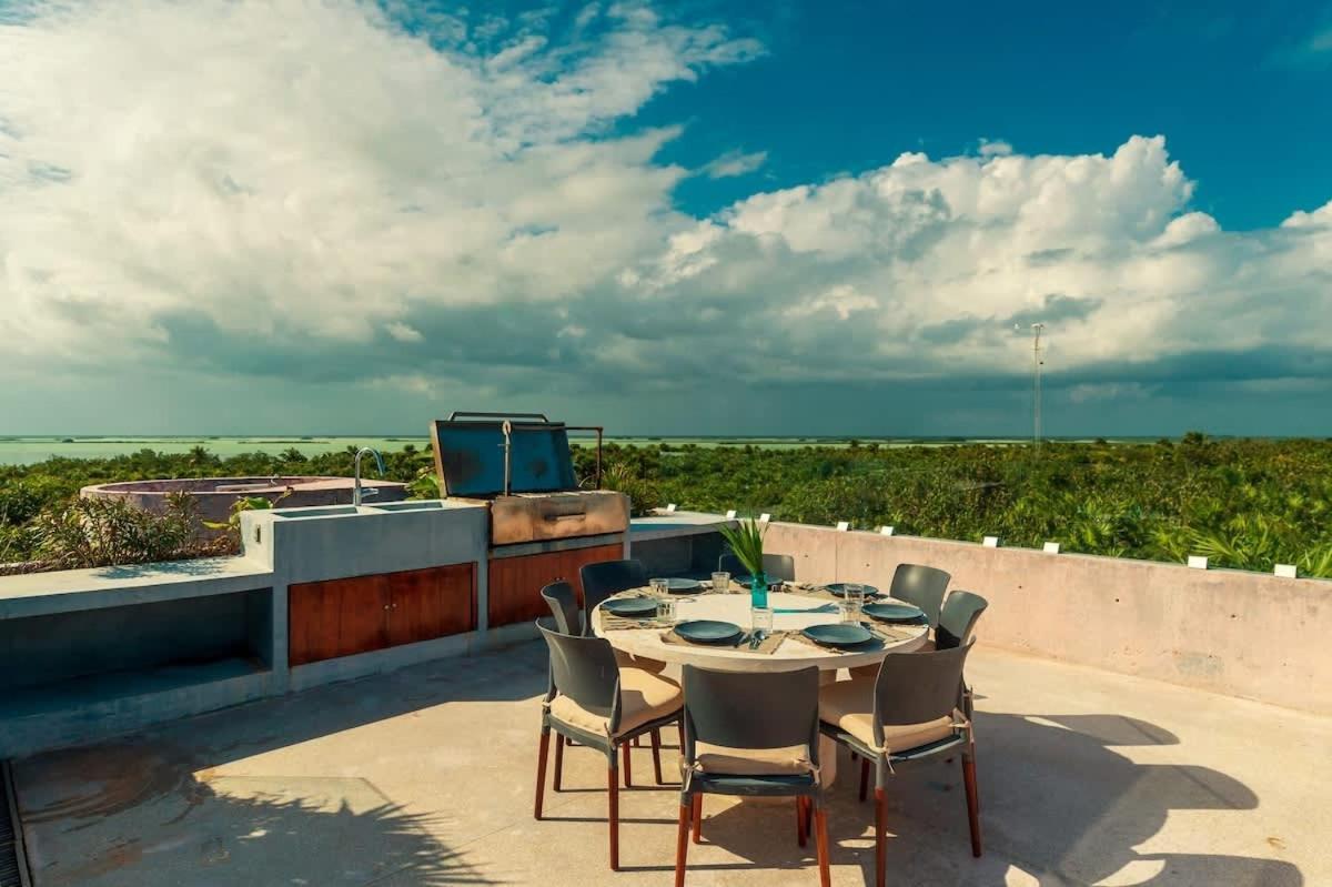 Design Awards With 4br And Sky Pool