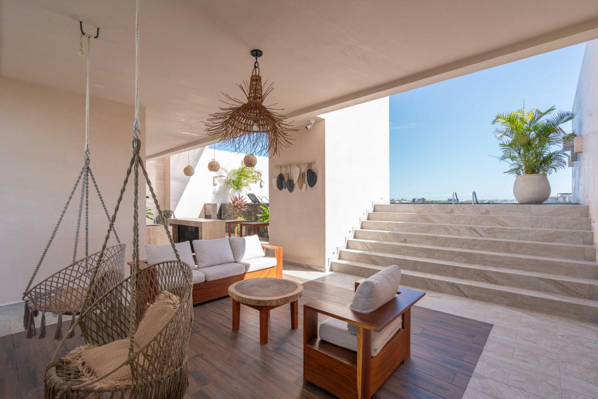 Phimai & Infinity Pool, Fast Wifi, Nespresso & Netflix Apartment