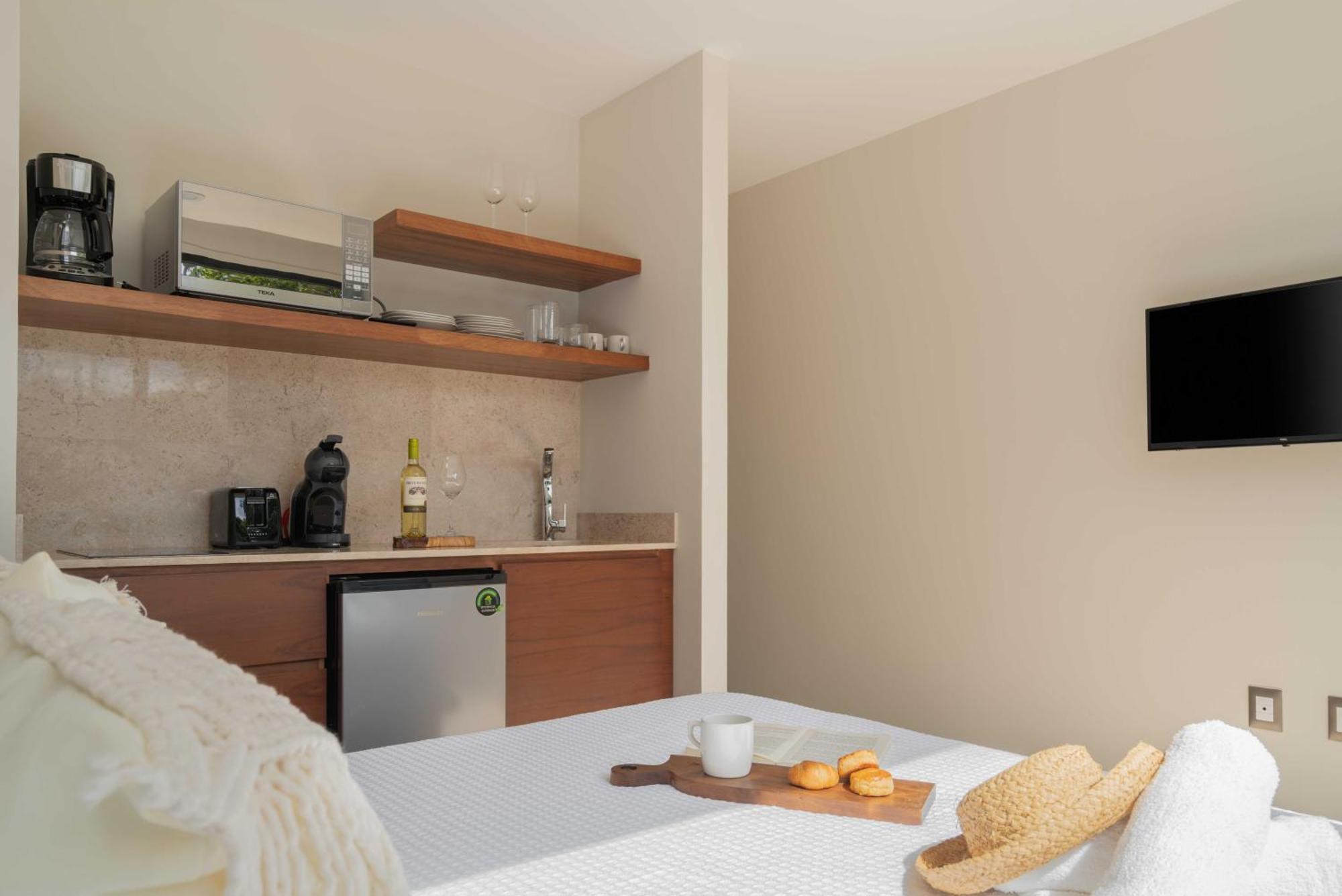 Phimai & Infinity Pool, Fast Wifi, Nespresso & Netflix Tulum