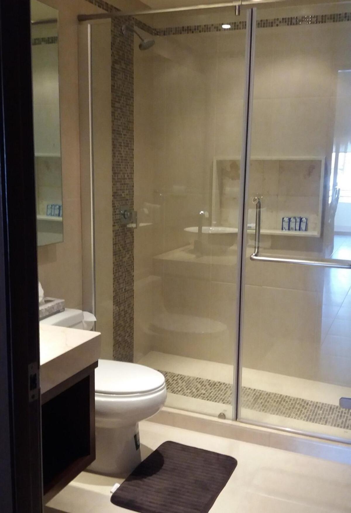 Apartment Spacious Penthouse With Private Rooftop & Jacuzzi