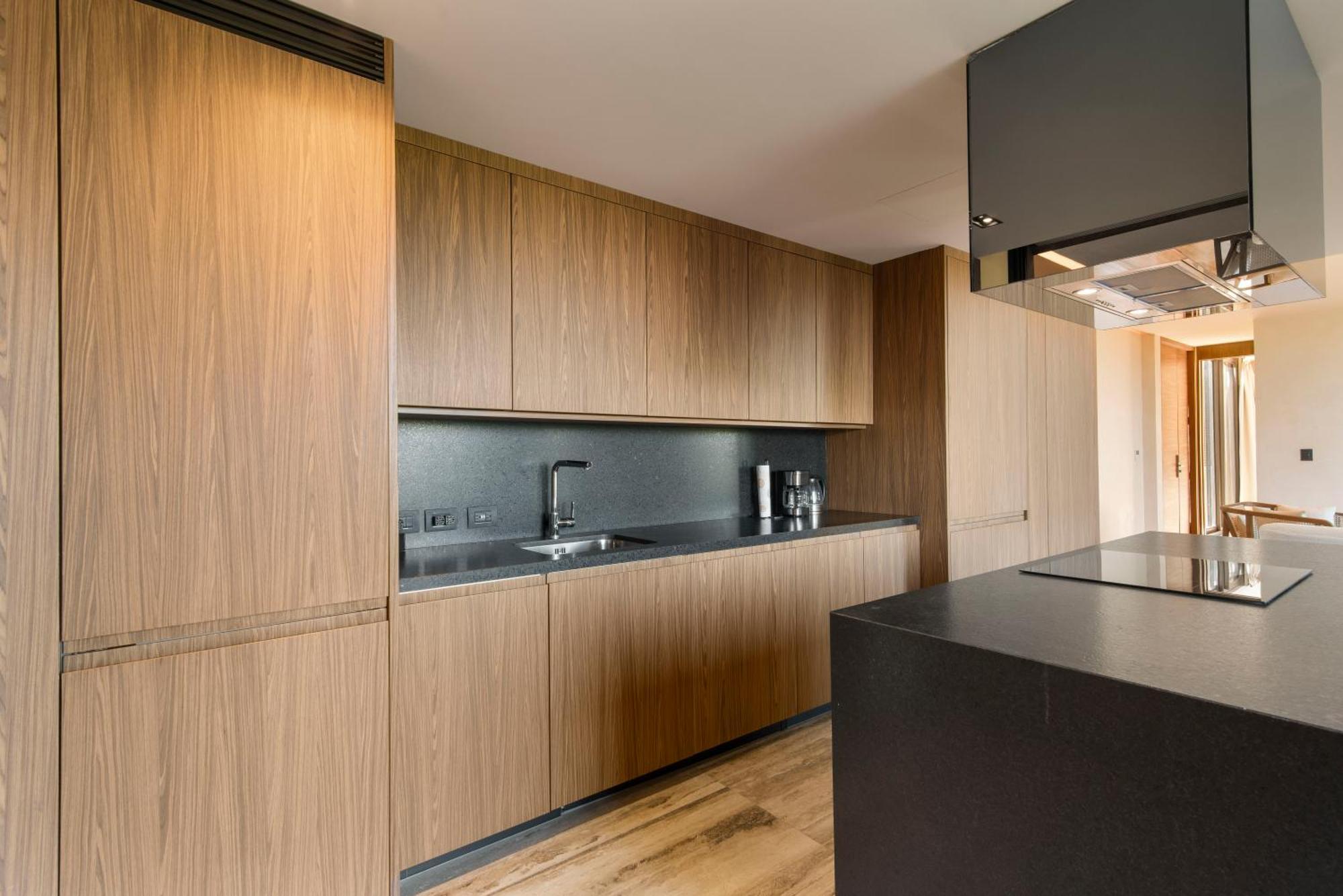 Front Luxury In