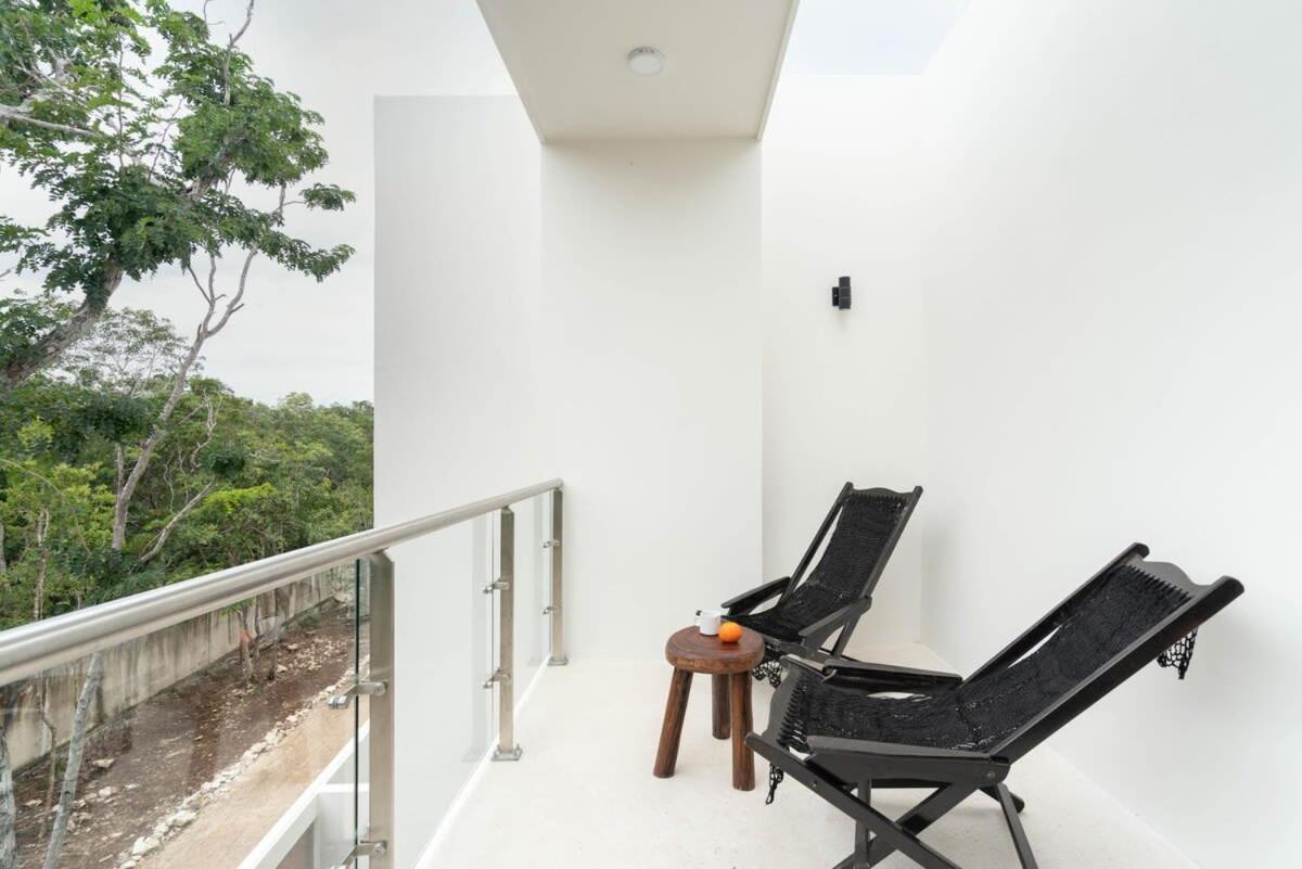Luxury 4Br Villa With 3 Pools & Paddle Court, Karanda Villa Tulum