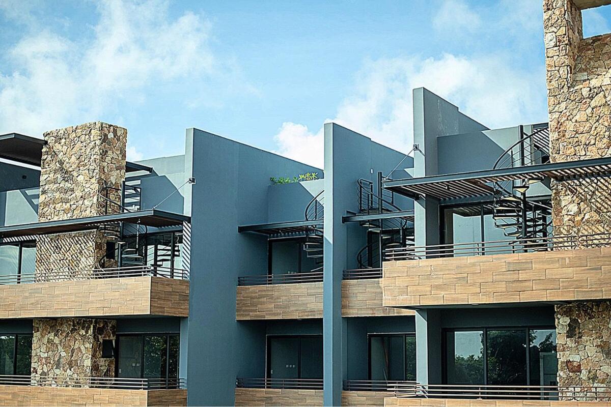 Paramar Black Luxury Aldea Zama