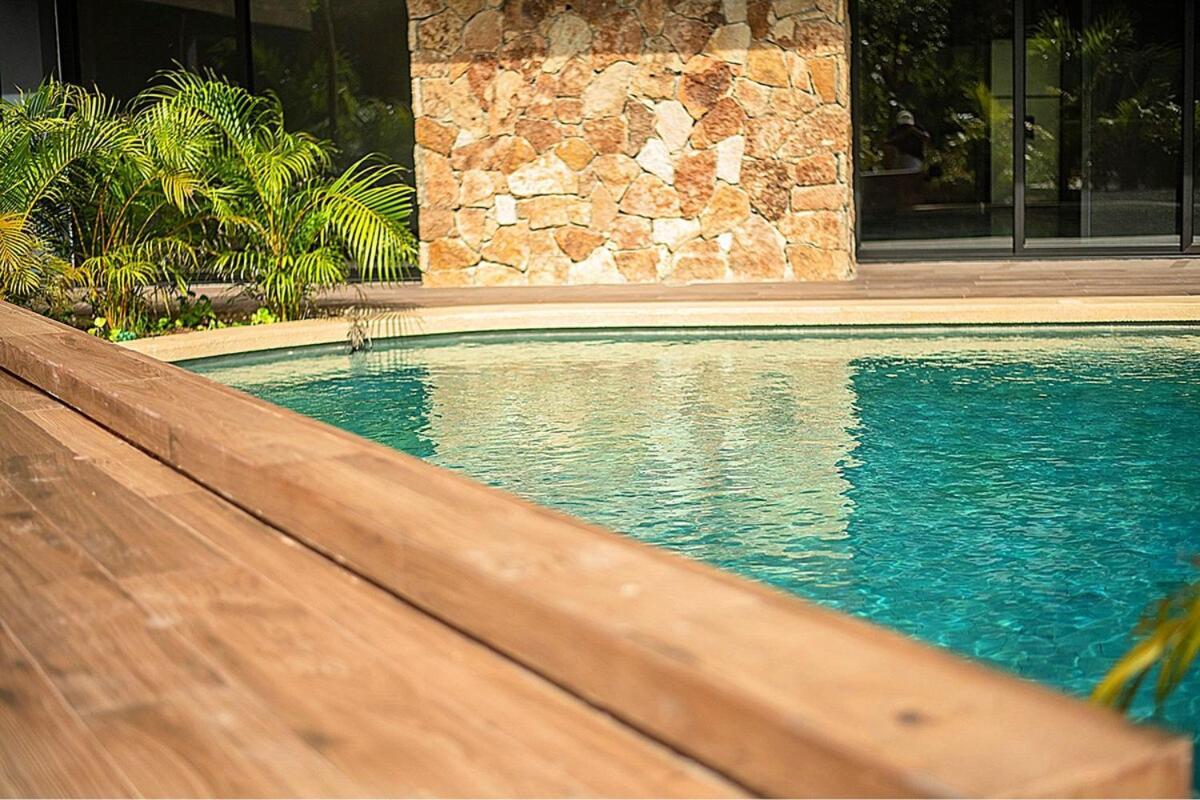 Paramar Black Luxury Aldea Zama *