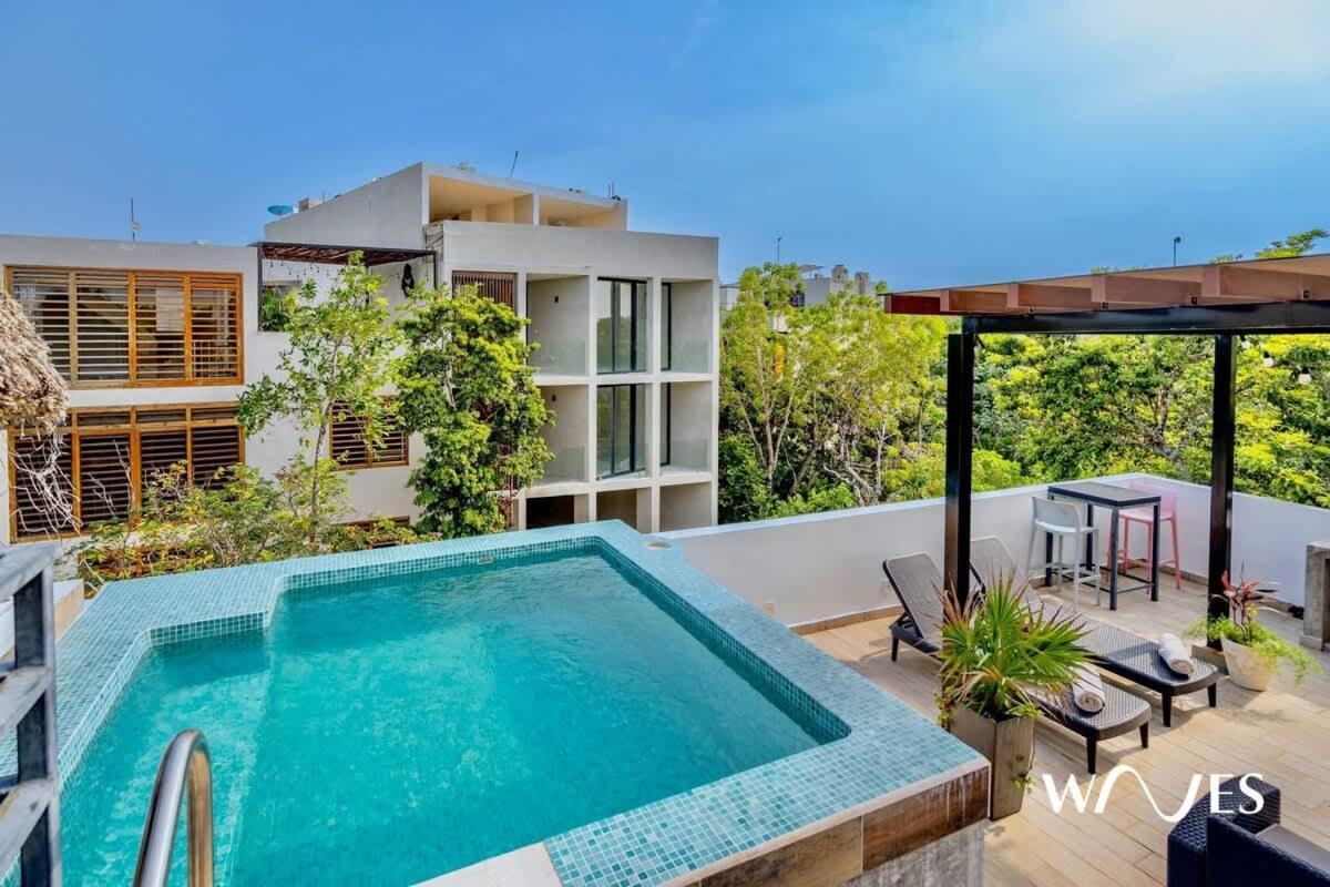 Spacious 1 Bedroom With Great Location & Rooftop Pool By Waves Management