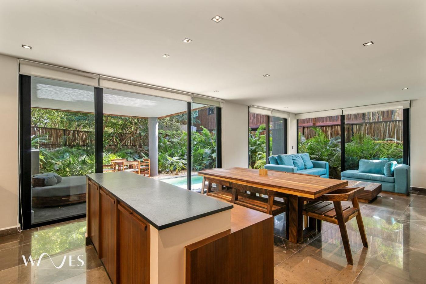 Apartment 2br Wprivate Pool - Steps Away From The