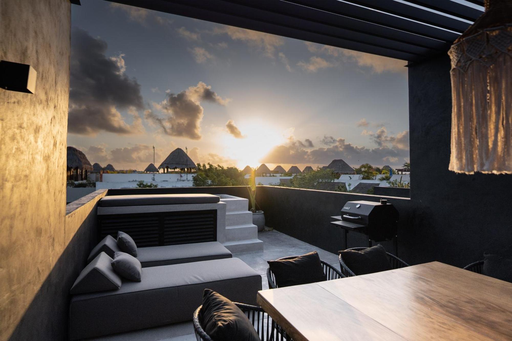 Design Luxury 12br Trio Villas, 6 Private Pools & 3 Rooftops, 32 Pax, Near Villa Tulum