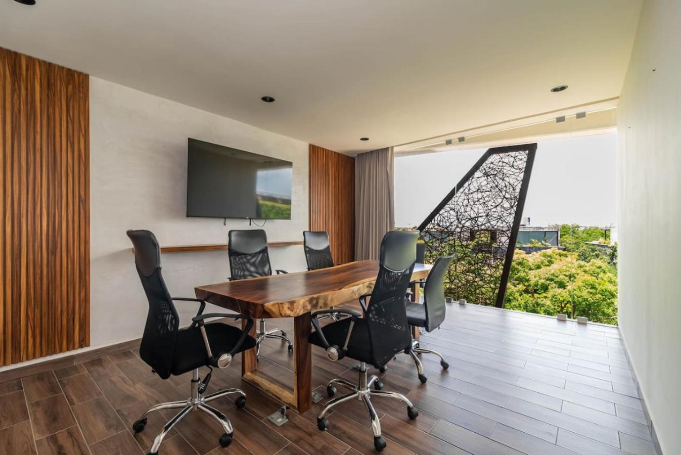 2 Bedroom With Direct Walk-out To Pool, Sauna, And Gym Apartment Tulum