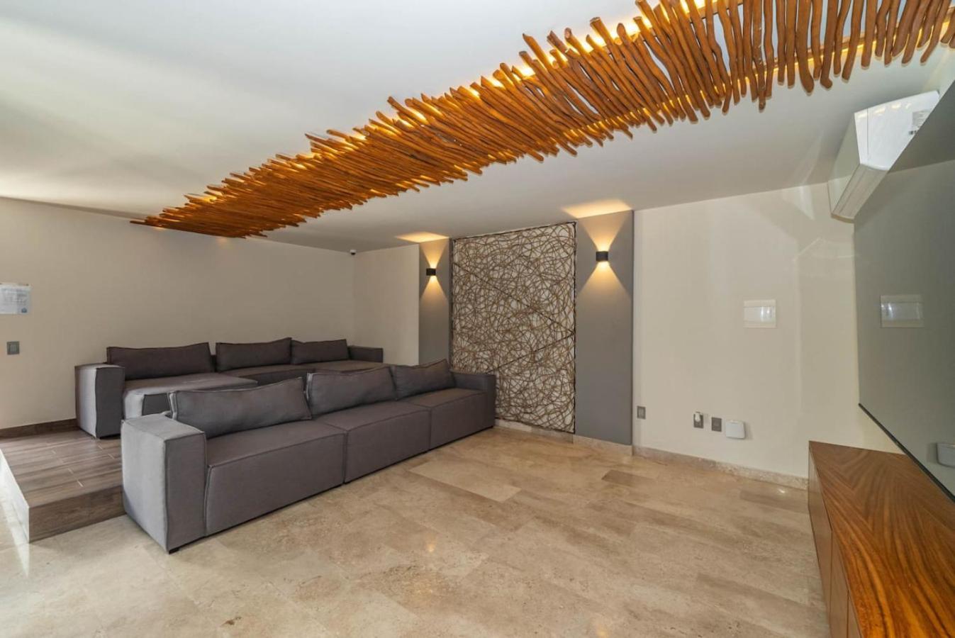 Apartment 2 Bedroom With Direct Walk-out To Pool, Sauna, And Gym