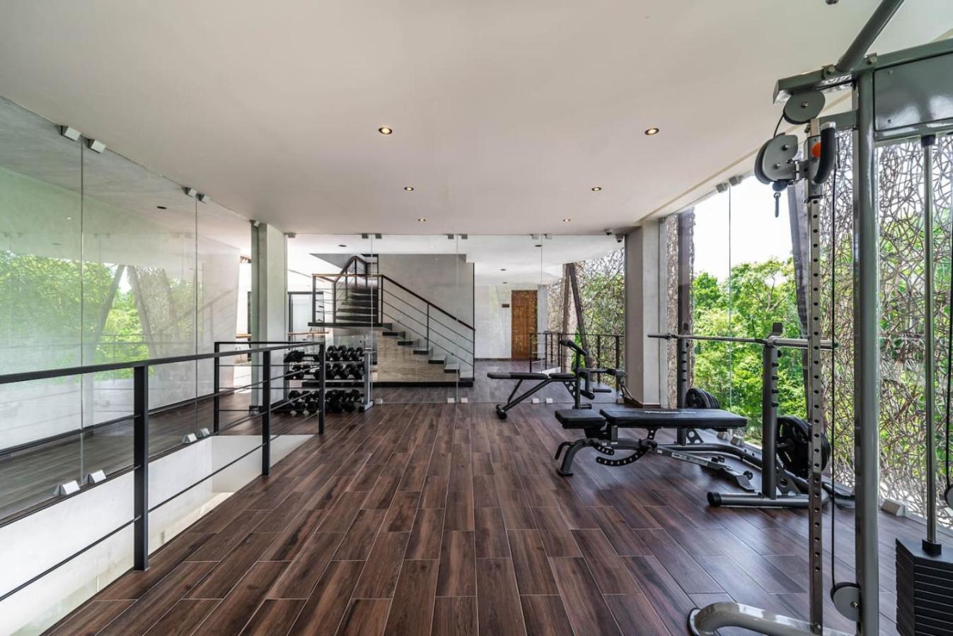 2 Bedroom With Direct Walk-out To Pool, Sauna, And Gym Apartment