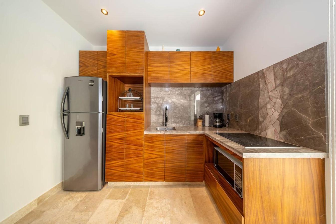 Apartment 2 Bedroom With Direct Walk-out To Pool, Sauna, And Gym