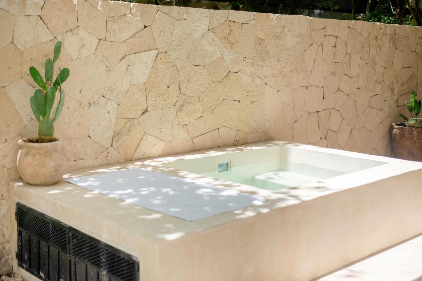 Apartment Private Hot Tub, Pool, Outdoor Cinema, 750 Mb