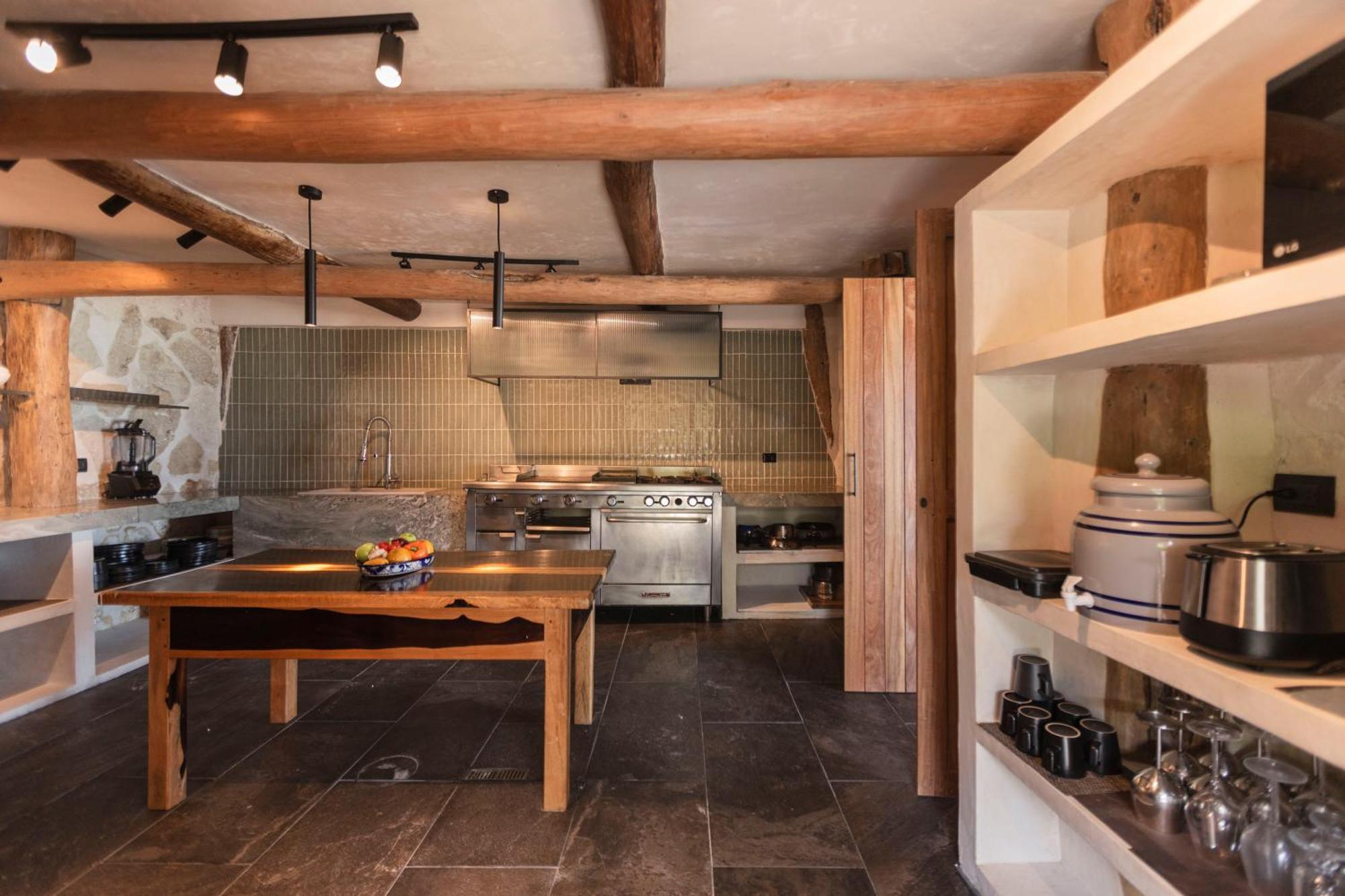 Casa Aakbal - Luxury Front Villa *