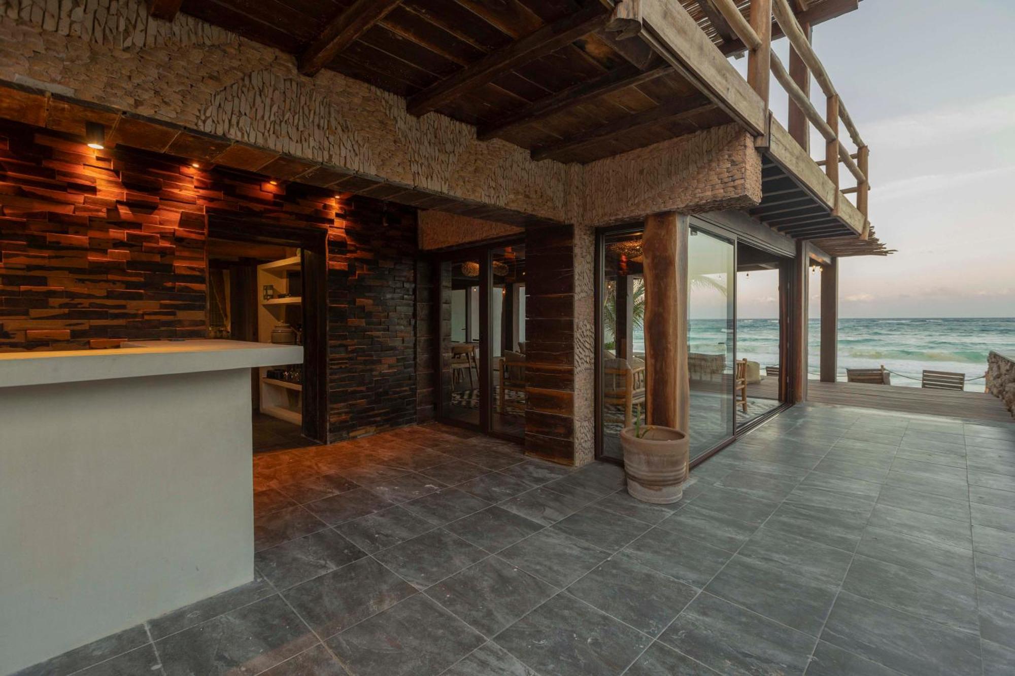 Villa Casa Aakbal - Luxury Front Tulum