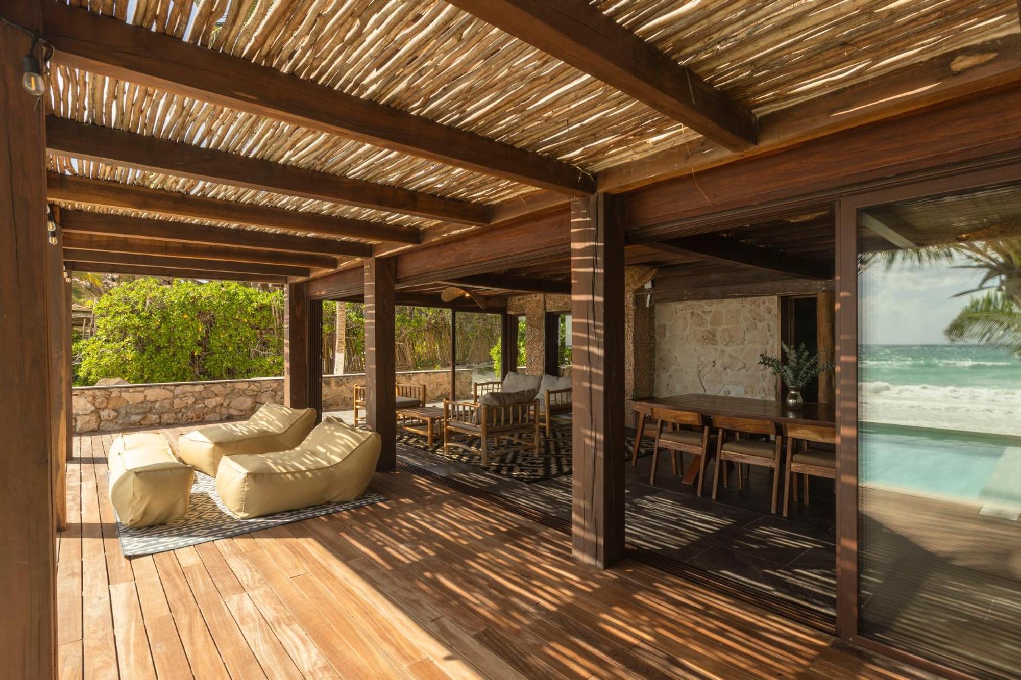 Casa Aakbal - Luxury Front Villa