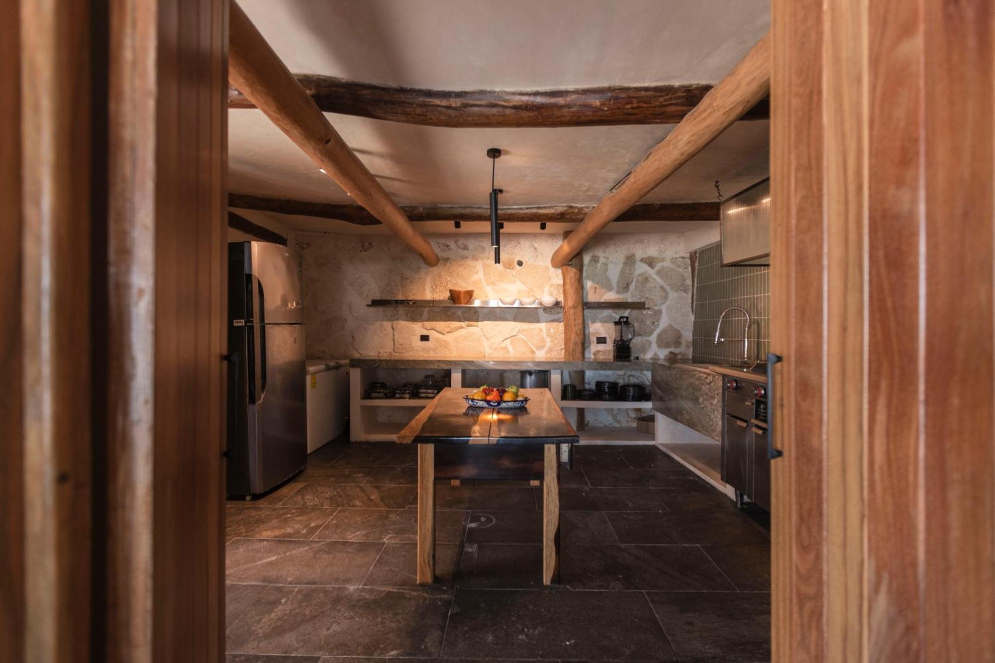 Casa Aakbal - Luxury Front Villa