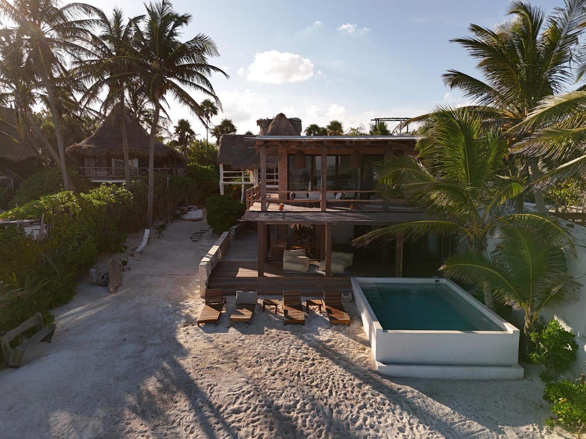 Casa Aakbal - Luxury Front Villa *