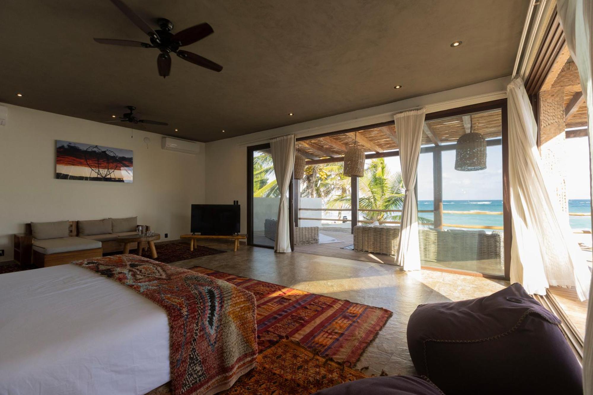 Casa Aakbal - Luxury Front Villa Tulum