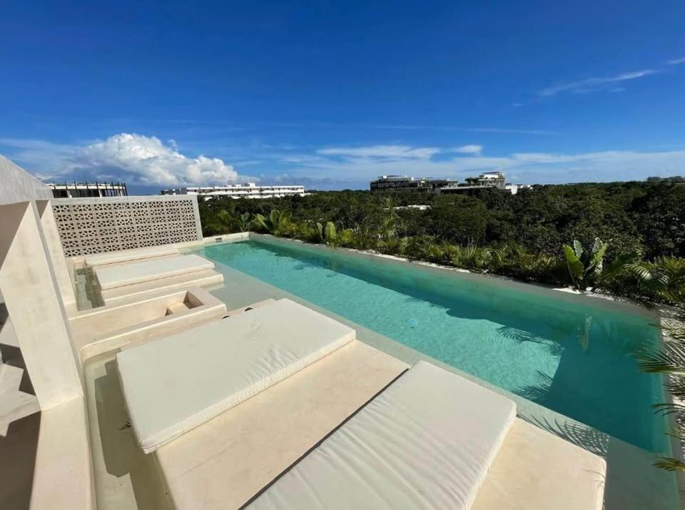 New With Bathtub And Jacuzzi Apartment