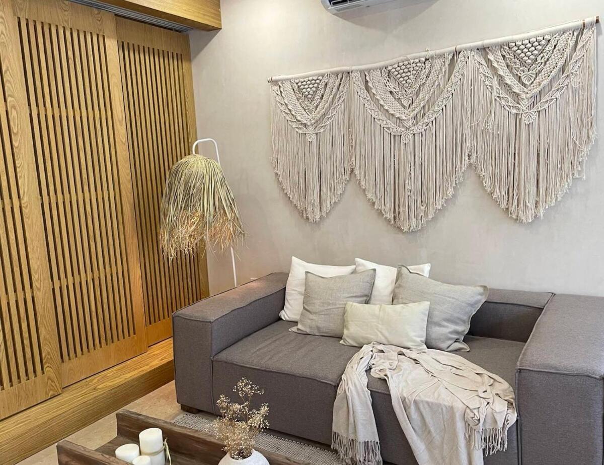 New With Bathtub And Jacuzzi Apartment